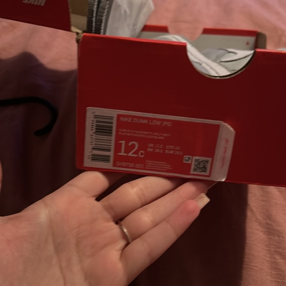 Preschool Nike dunks - Picture 2 of 2